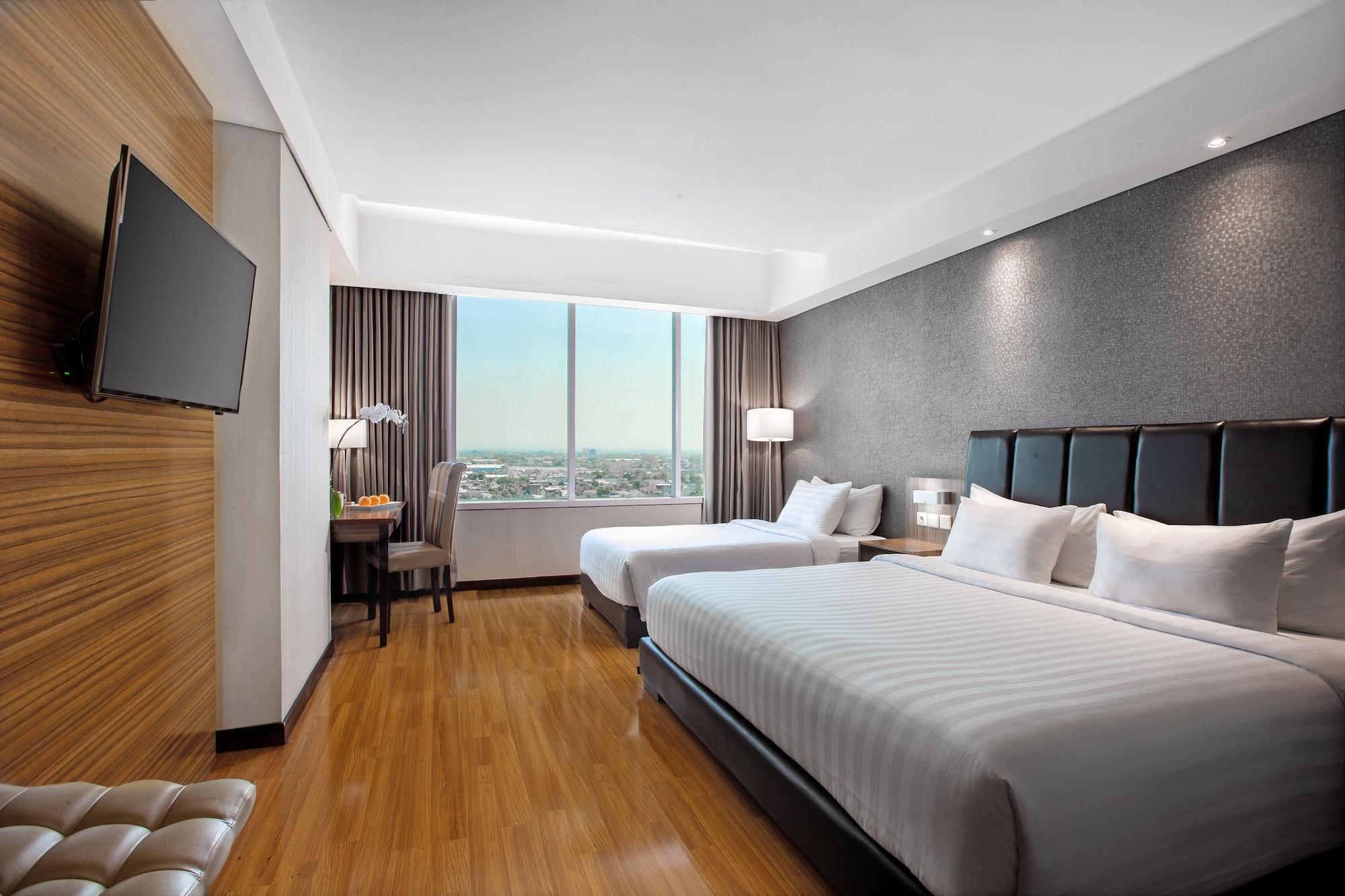 The Alana Hotel & Convention Center Solo By Aston מראה חיצוני תמונה