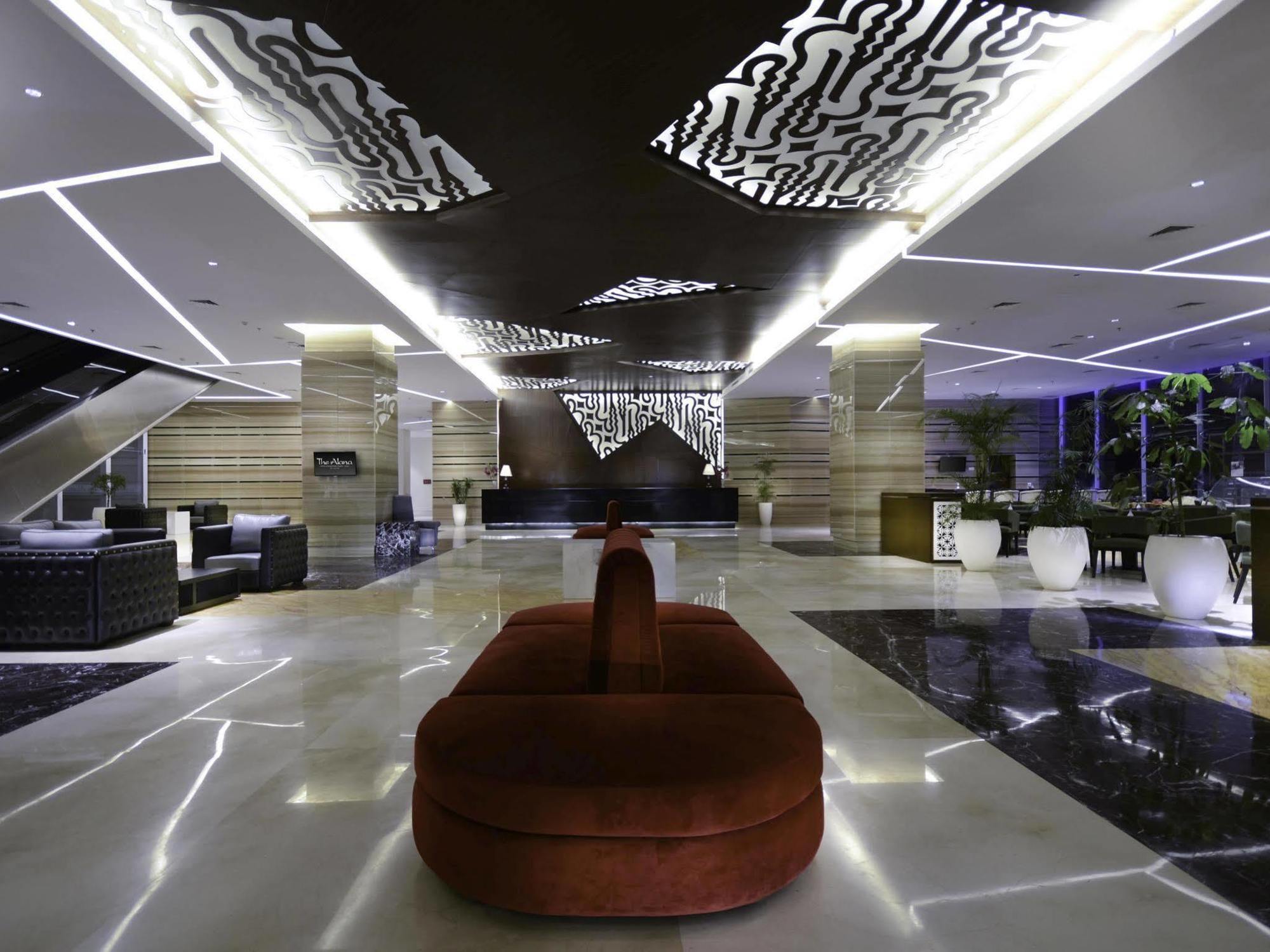 The Alana Hotel & Convention Center Solo By Aston מראה חיצוני תמונה