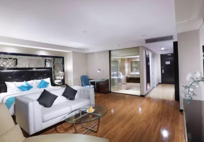The Alana Hotel & Convention Center Solo By Aston מראה חיצוני תמונה