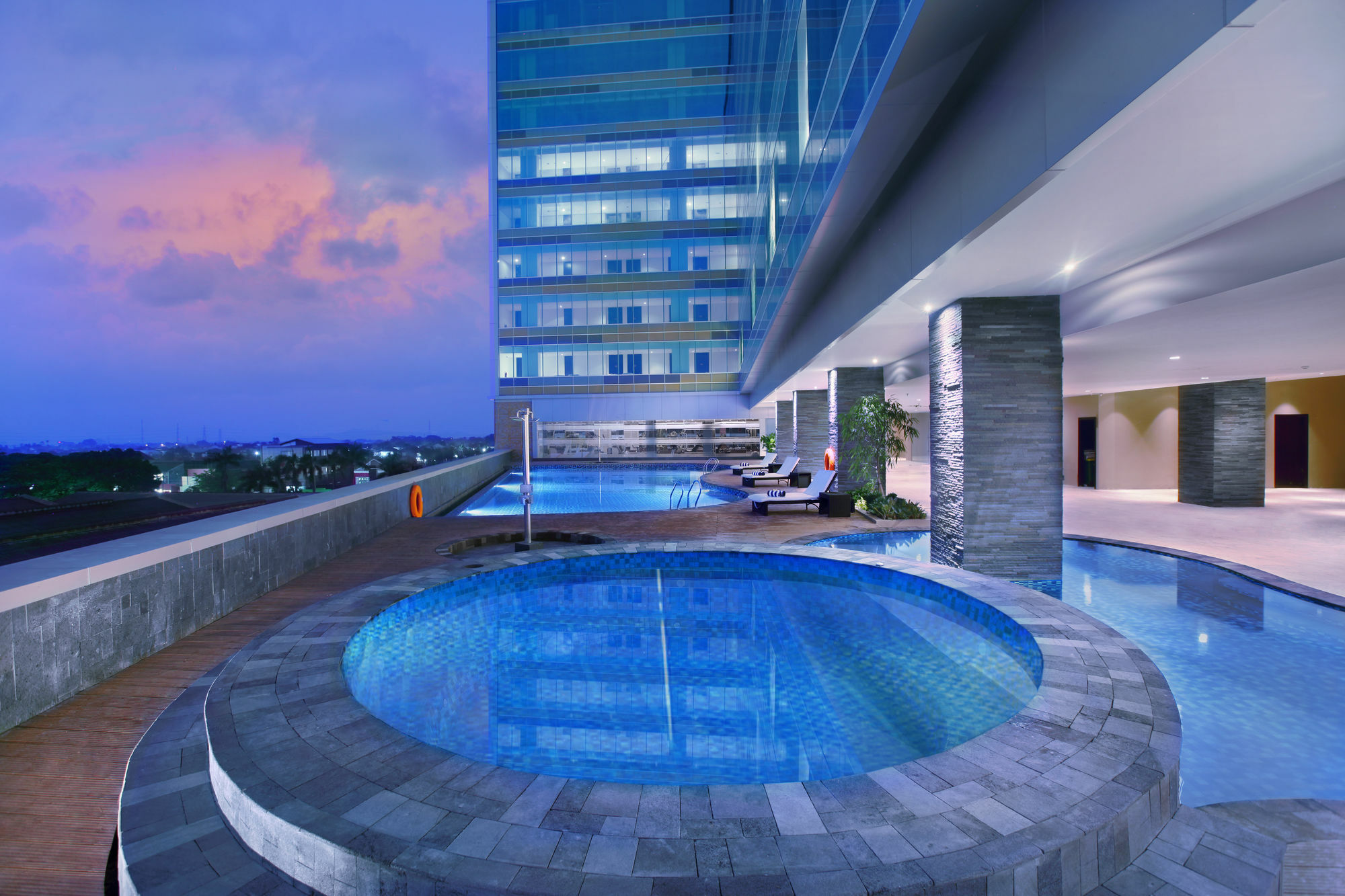 The Alana Hotel & Convention Center Solo By Aston מראה חיצוני תמונה